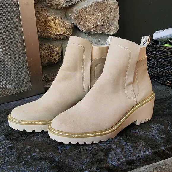 NWOT Nicole Miller New York Tan Pocas Wedge Lug Platform Chelsea Boots Size 9 - Picture 8 of 16